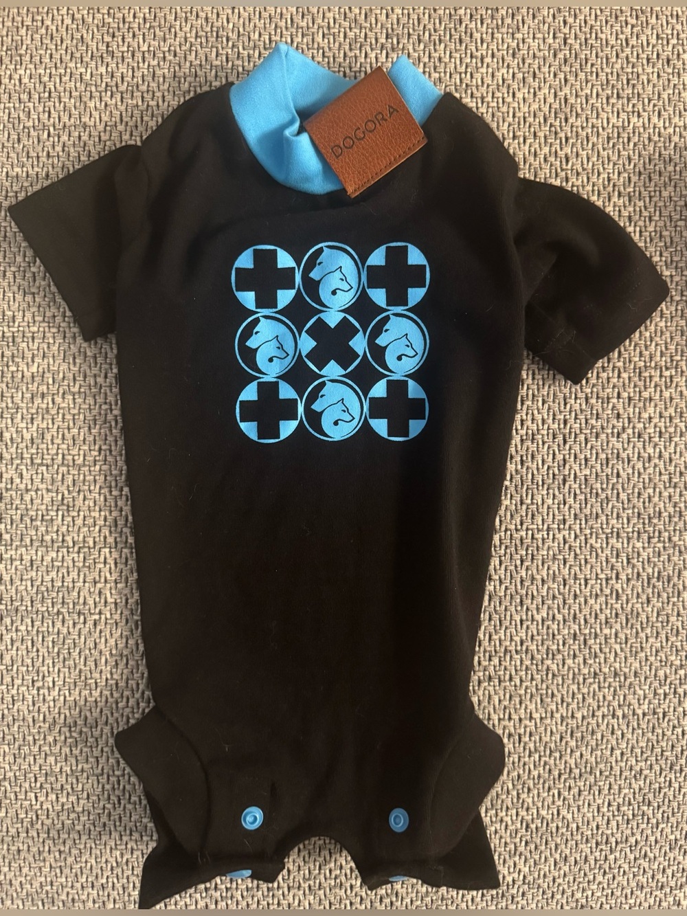DOGORA Medical Snuggie Dog Recovery Shirt Size Small NWOT Black Blue